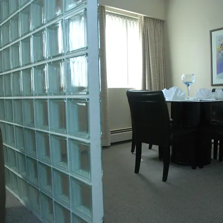 Rosellen Suites At Stanley Park-3
